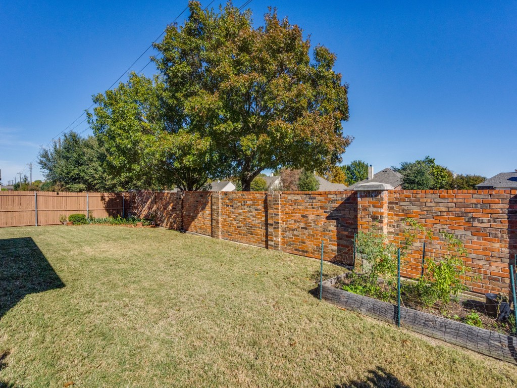 1222 Oak Hill Lane