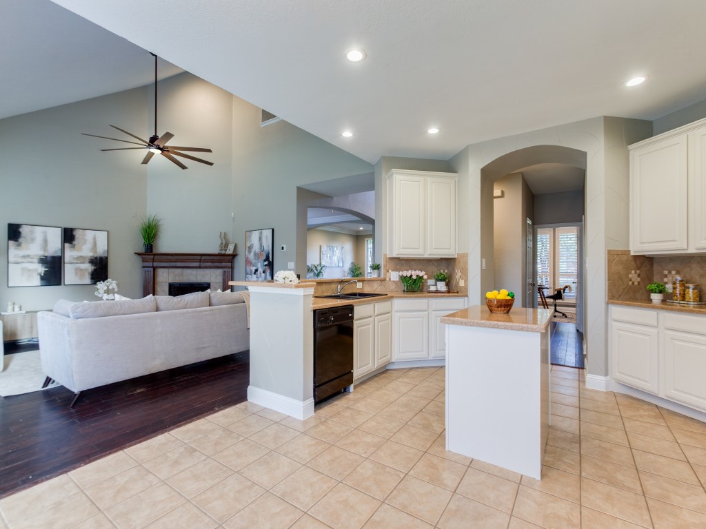 421 Shady Oaks Drive