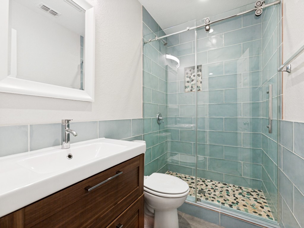 421 Shady Oaks Drive