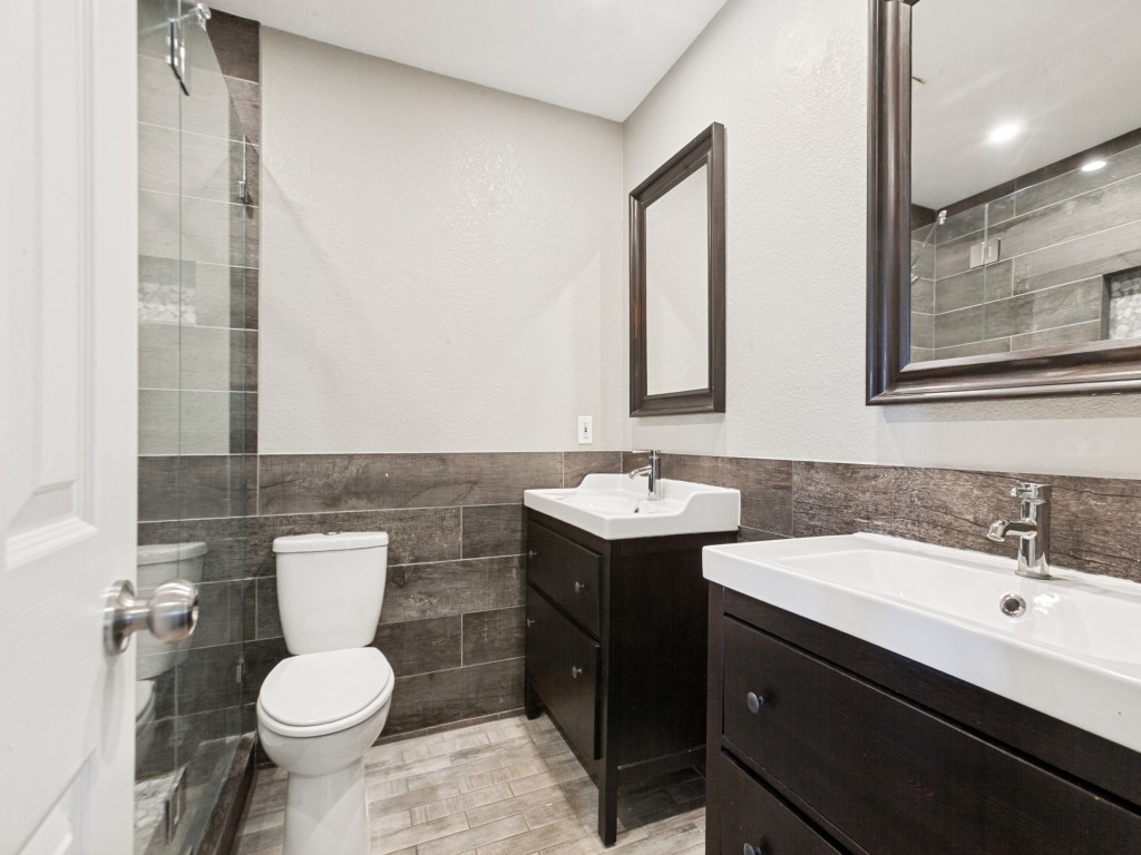 421 Shady Oaks Drive