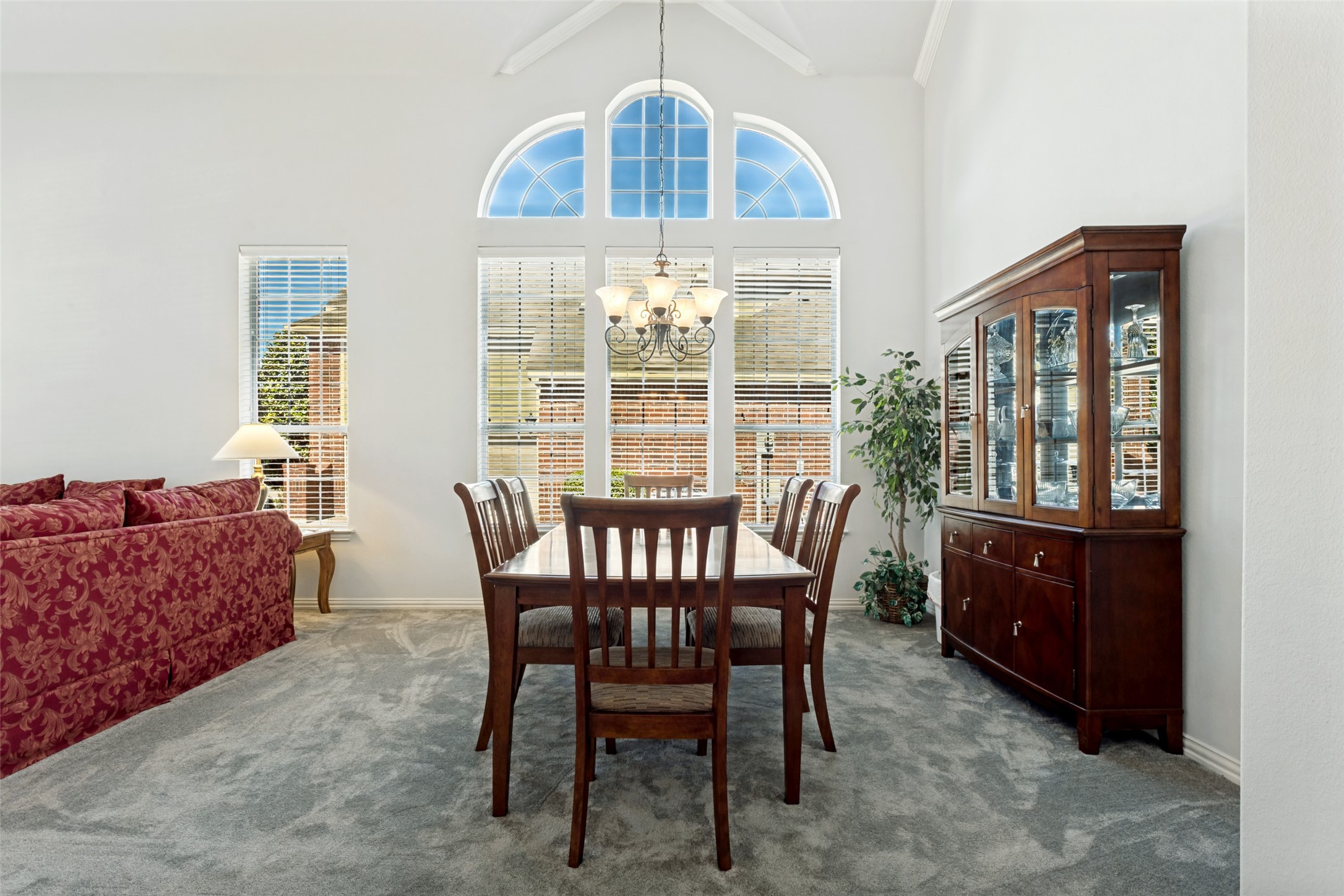 810 Shadybrook Drive