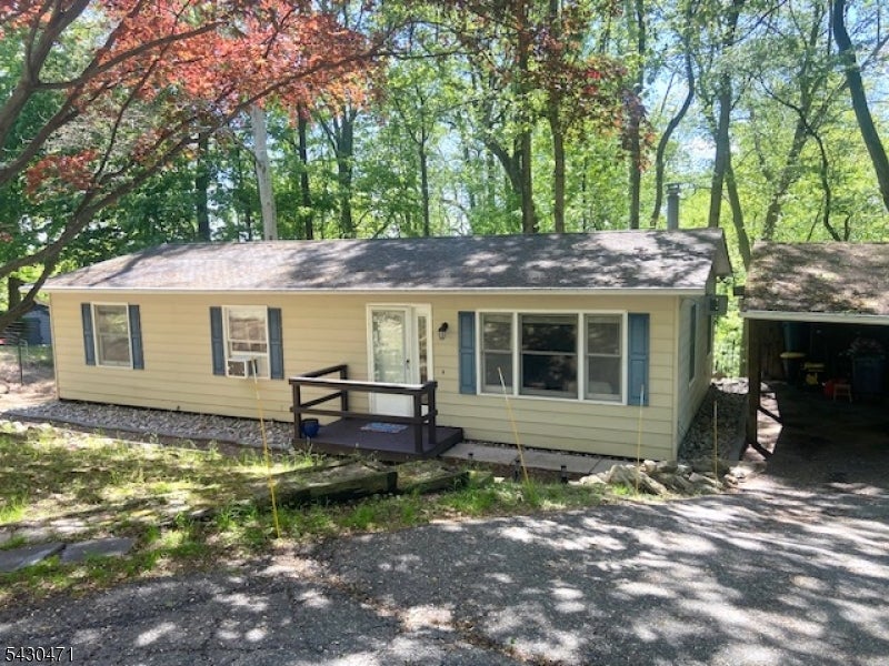 11 Overlook Dr