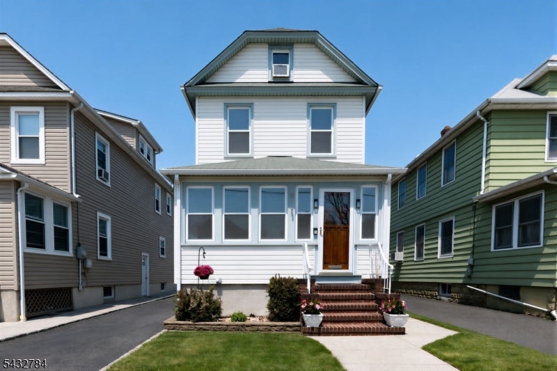 135 Warren Ave