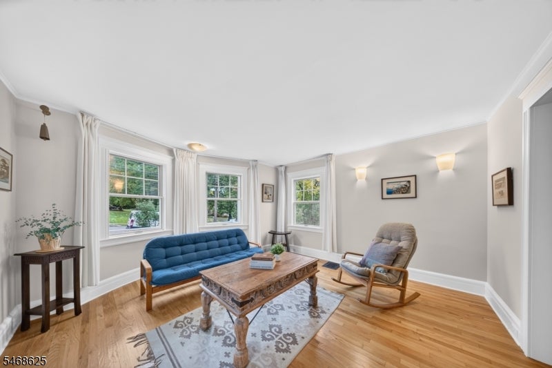 58 Mountain Ave