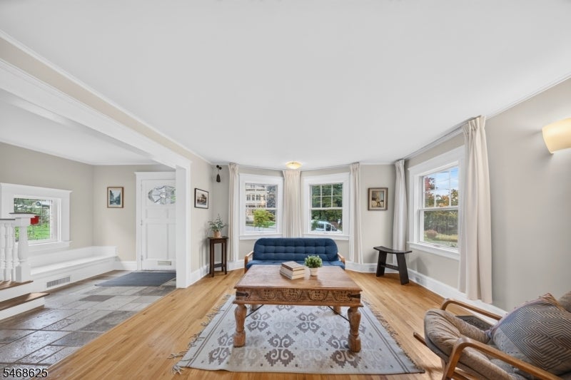 58 Mountain Ave