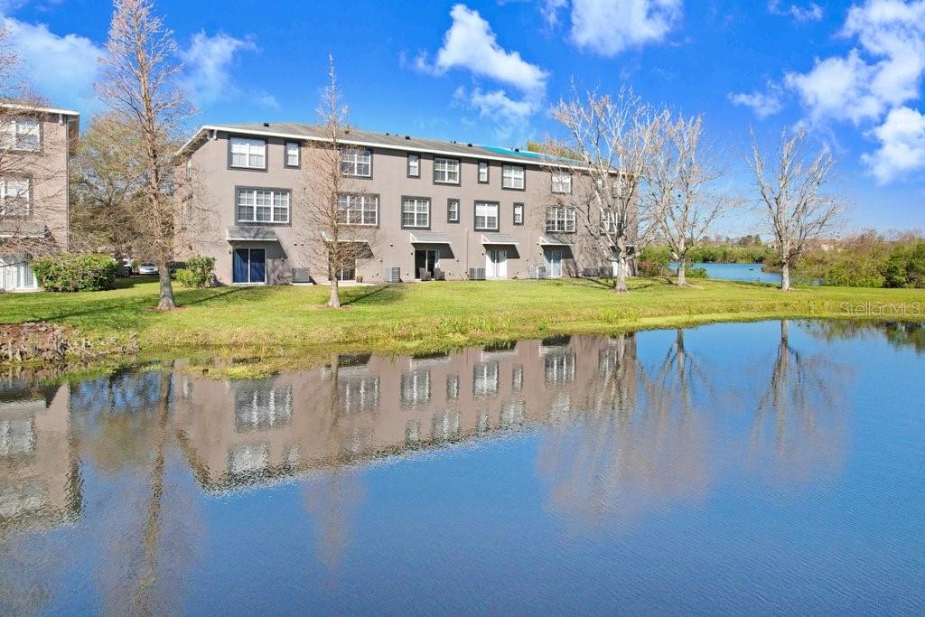 1208 CHATHAM PINE PL