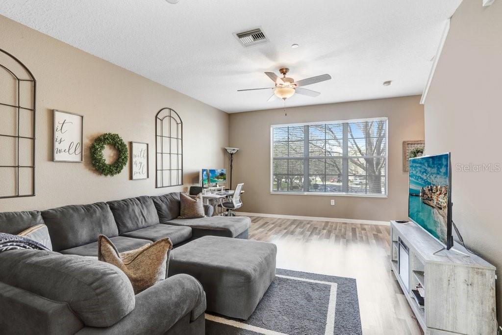 1208 CHATHAM PINE PL