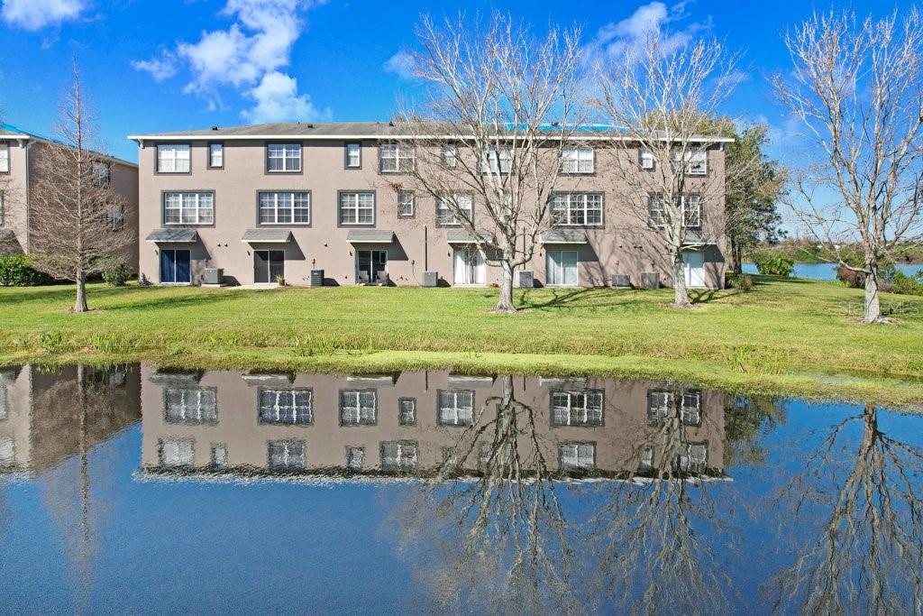 1208 CHATHAM PINE PL