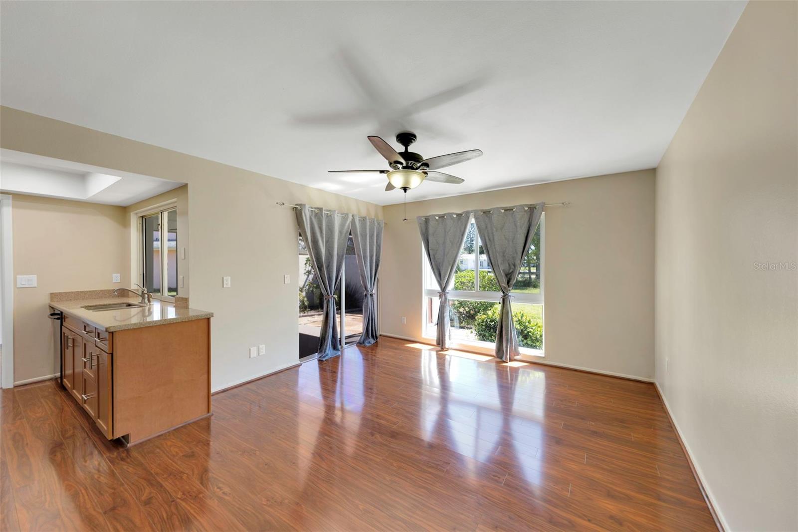 4534 GREAT LAKES DR S