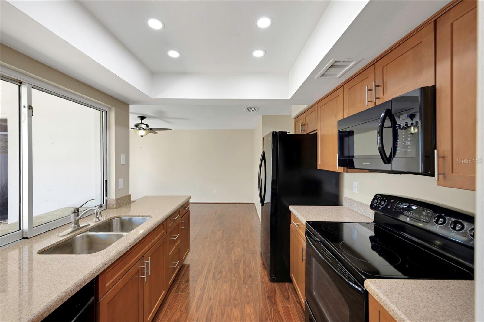 4534 GREAT LAKES DR S