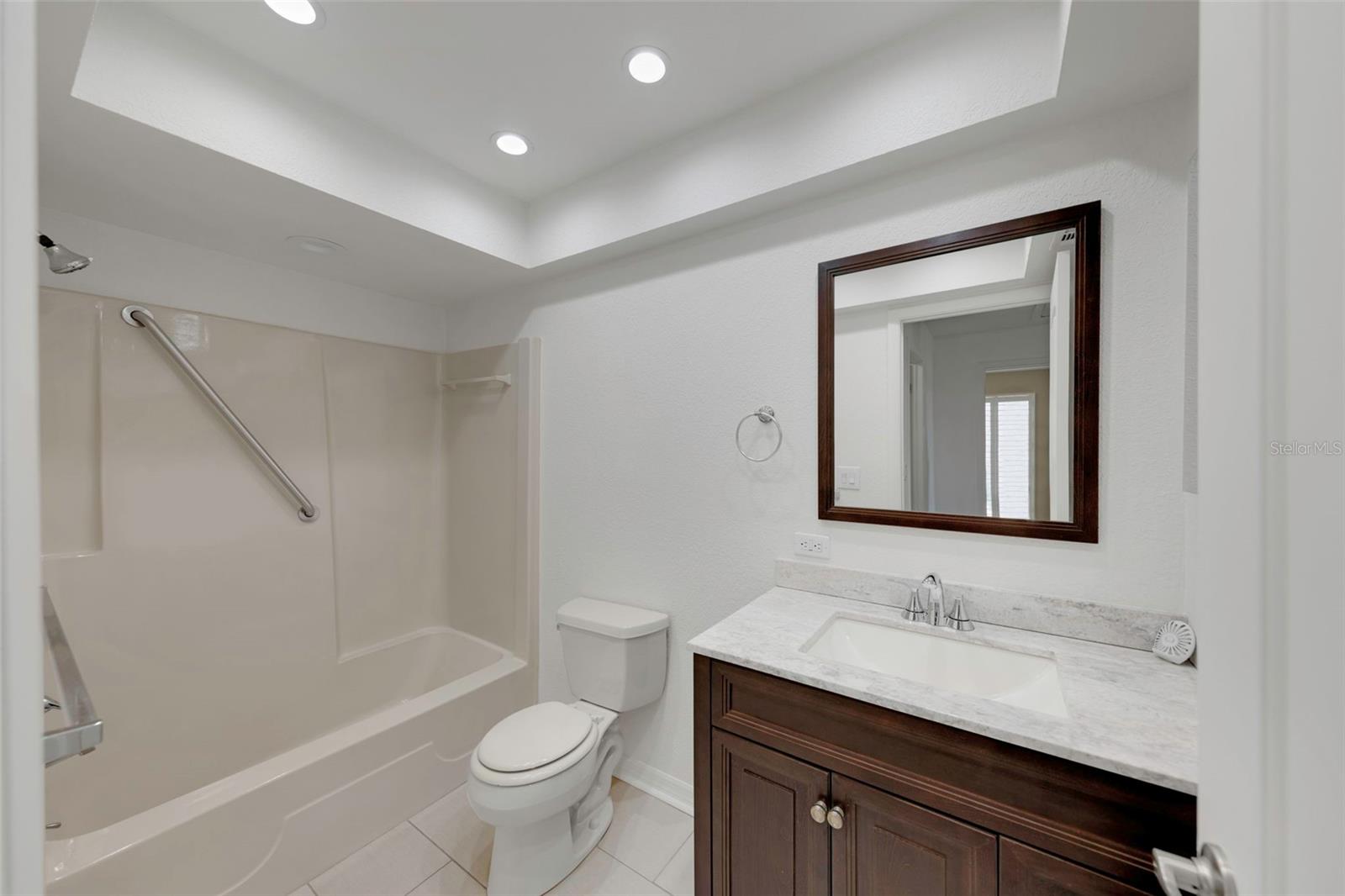 4534 GREAT LAKES DR S