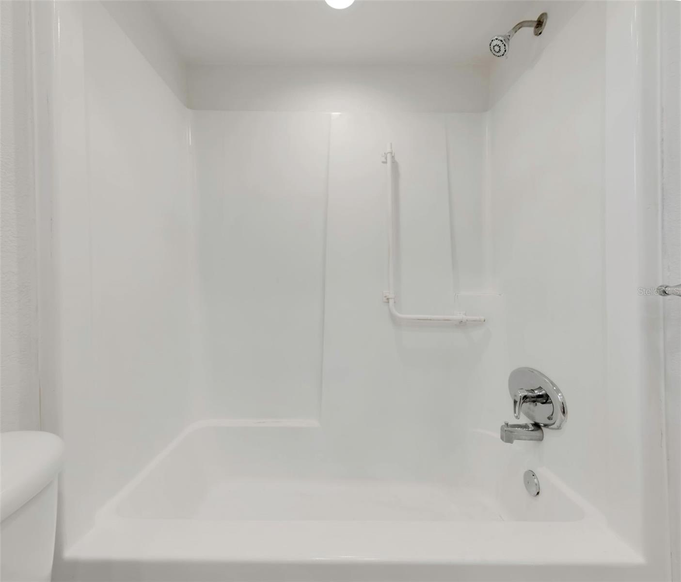 4534 GREAT LAKES DR S