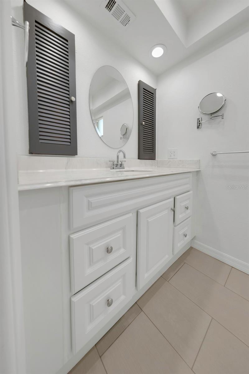 4534 GREAT LAKES DR S