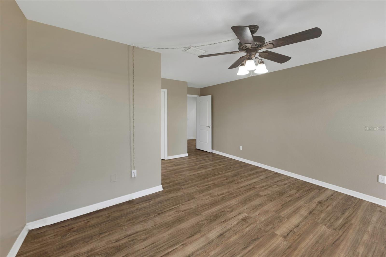 4534 GREAT LAKES DR S