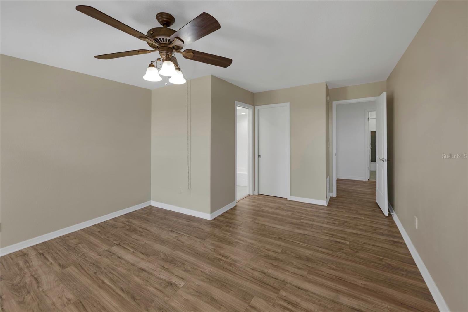 4534 GREAT LAKES DR S