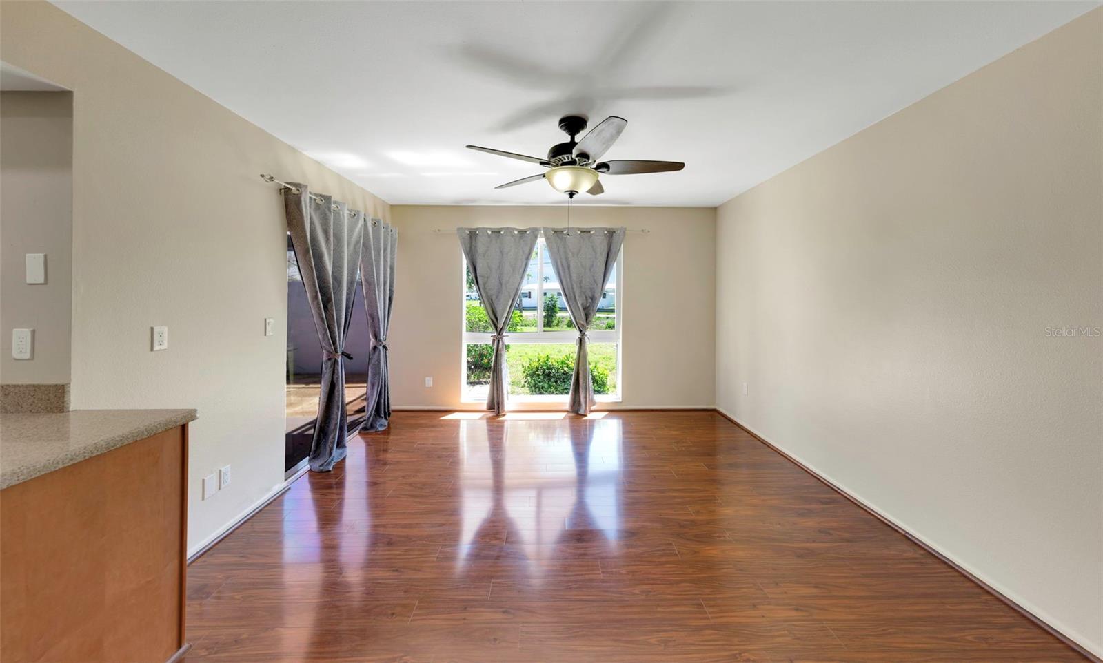 4534 GREAT LAKES DR S