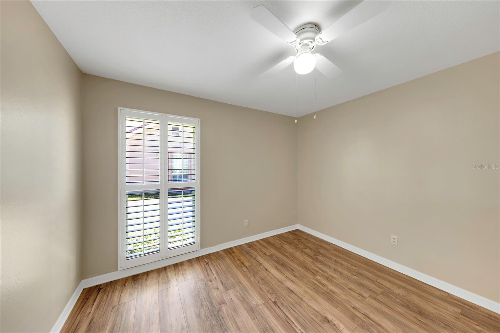 4534 GREAT LAKES DR S