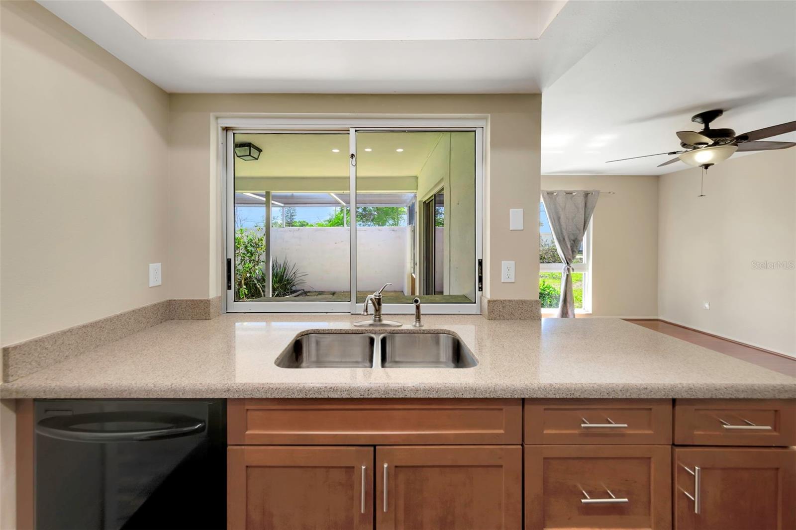 4534 GREAT LAKES DR S