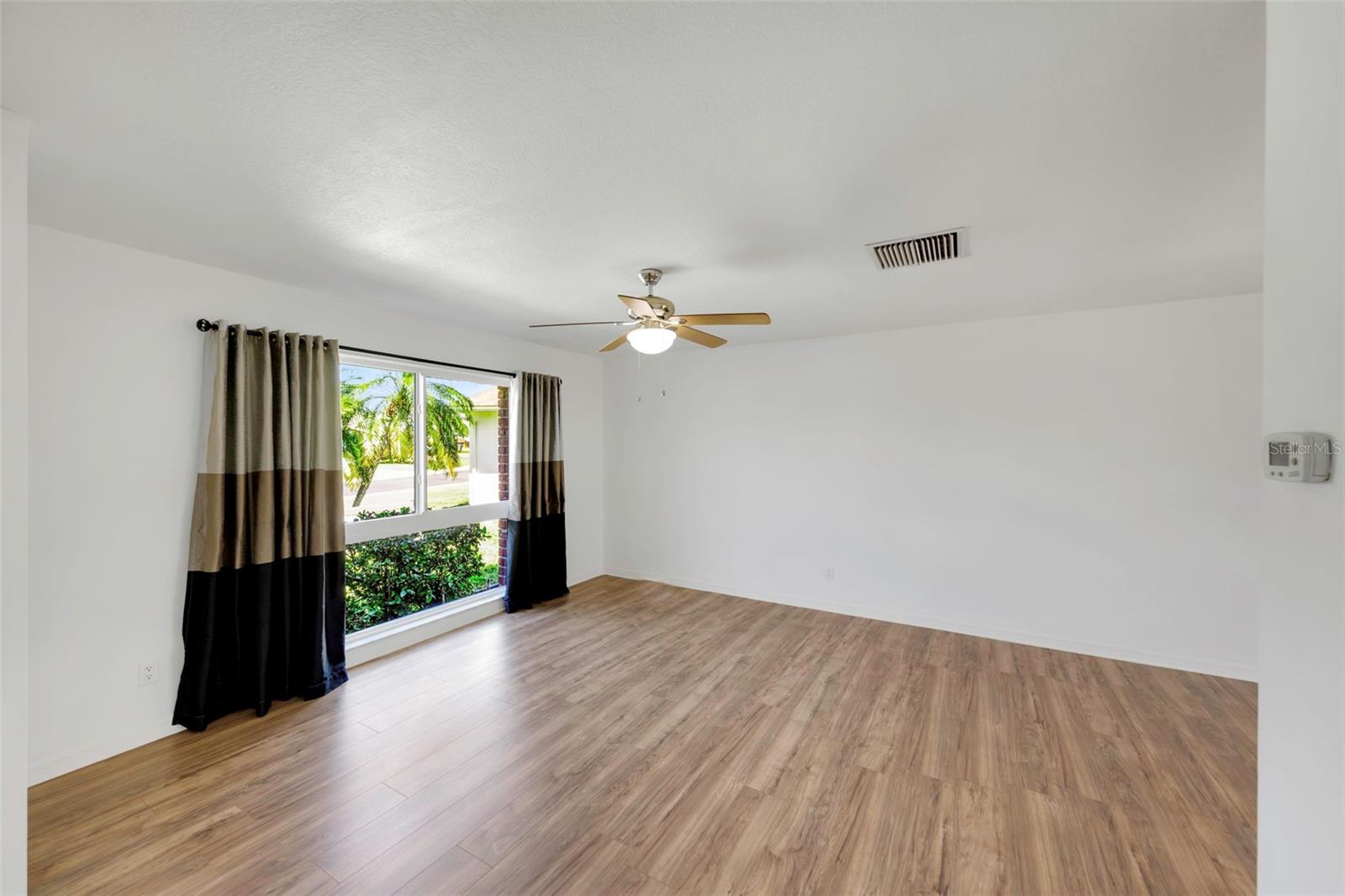 4534 GREAT LAKES DR S