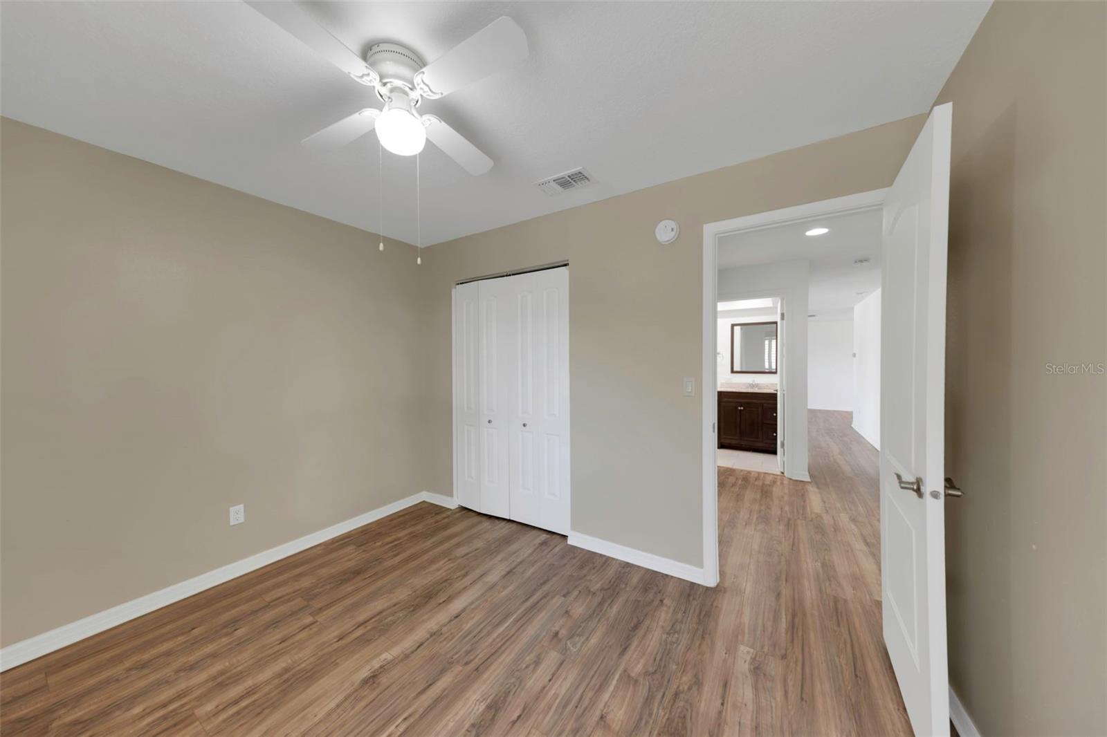 4534 GREAT LAKES DR S