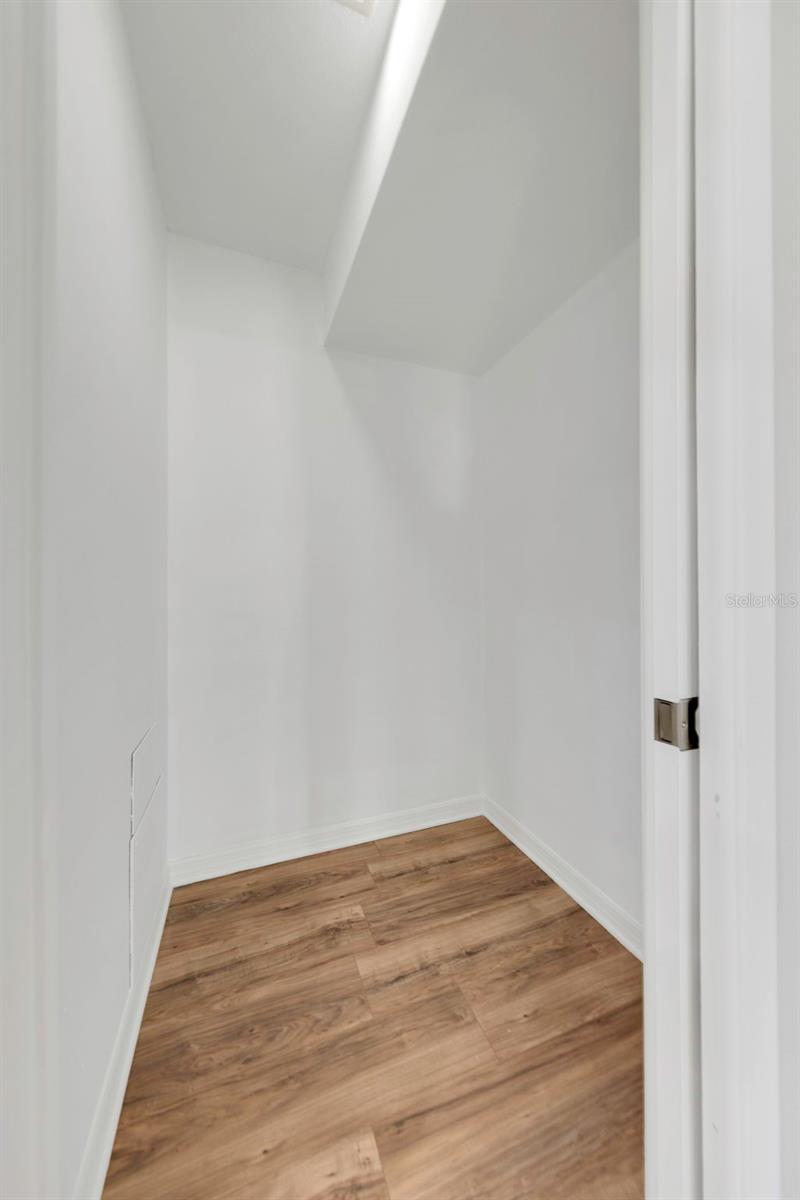 4534 GREAT LAKES DR S