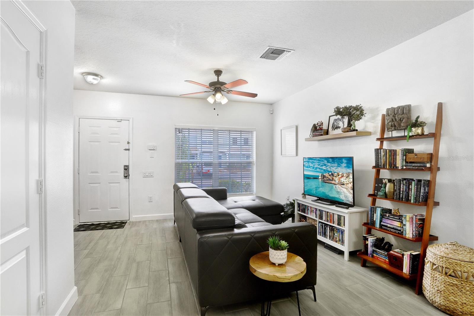 2459 LAKE WOODBERRY CIR