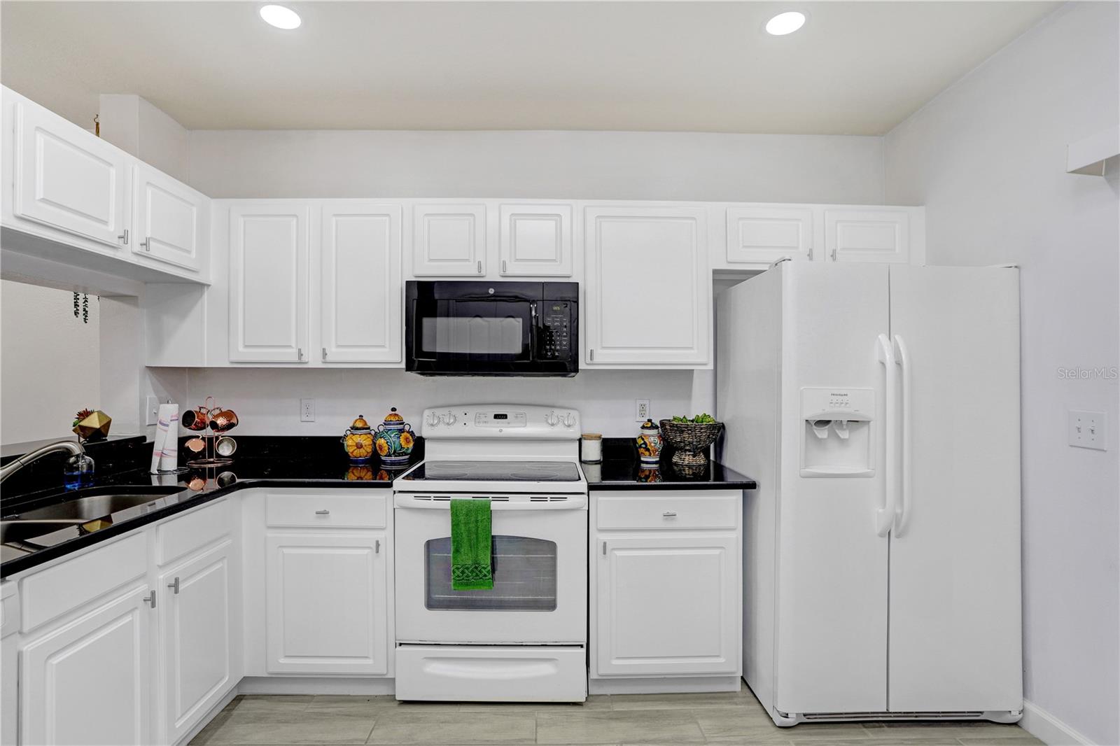 2459 LAKE WOODBERRY CIR