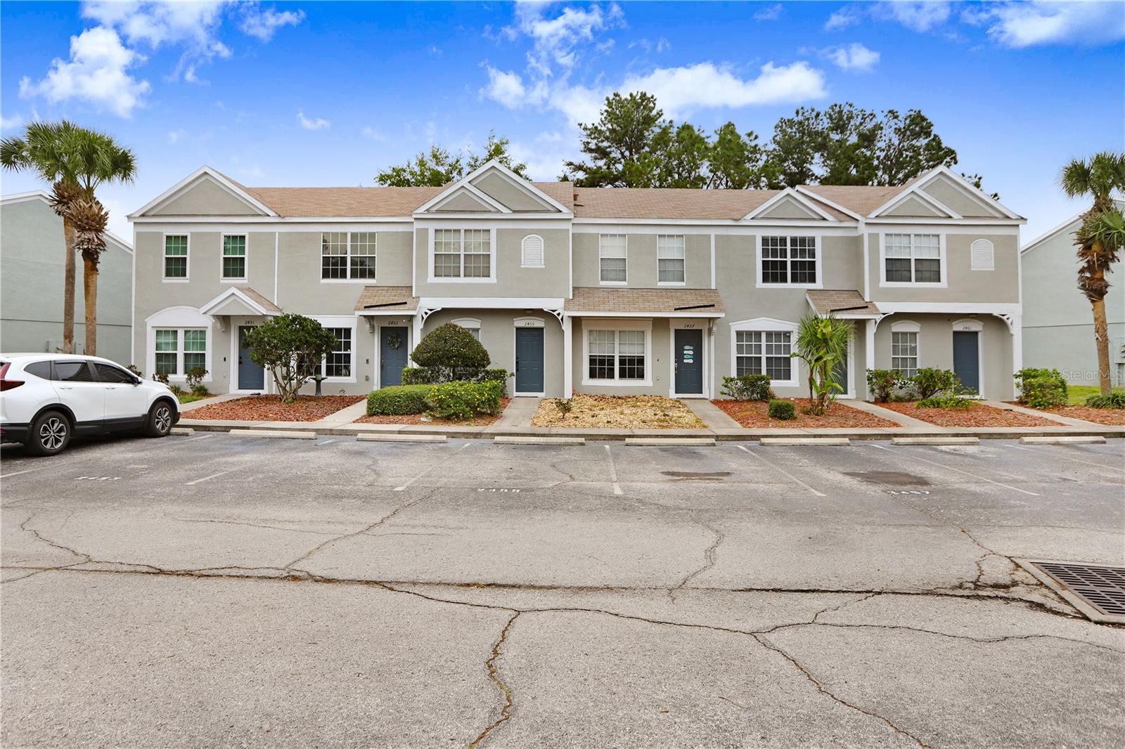 2459 LAKE WOODBERRY CIR