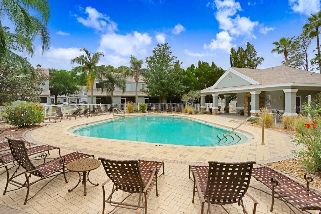 2459 LAKE WOODBERRY CIR