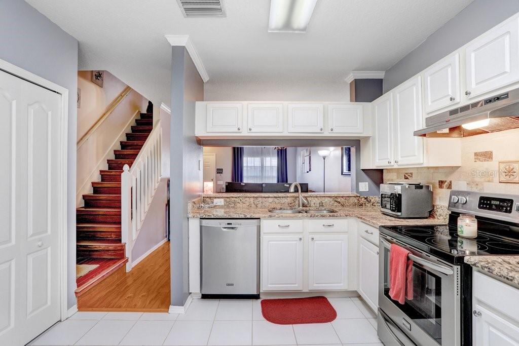 2418 LAKE WOODBERRY CIR