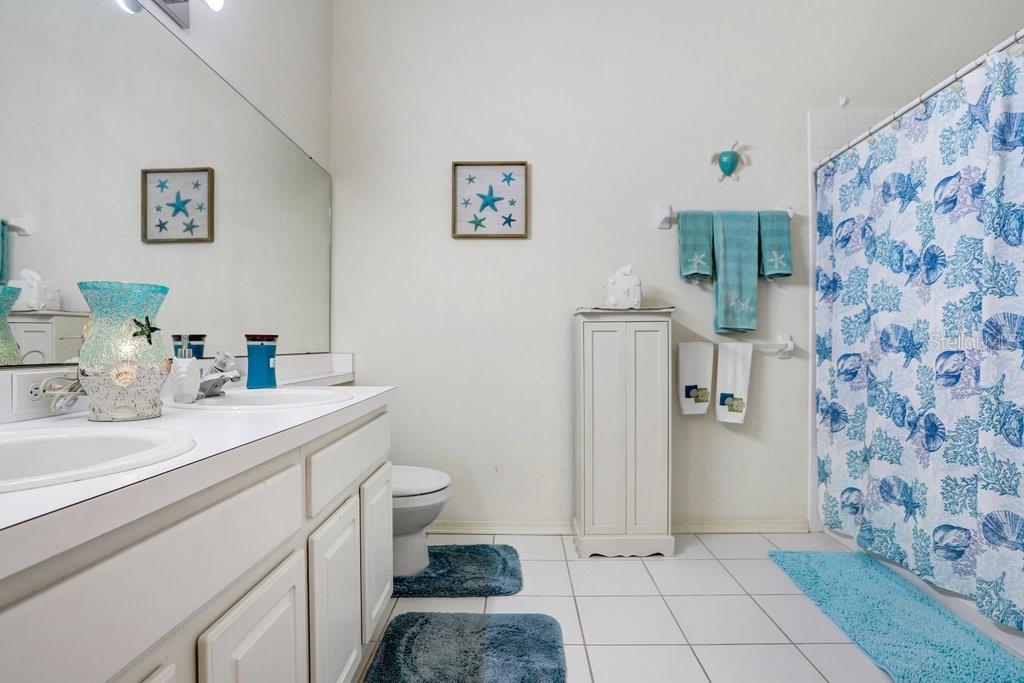 2418 LAKE WOODBERRY CIR