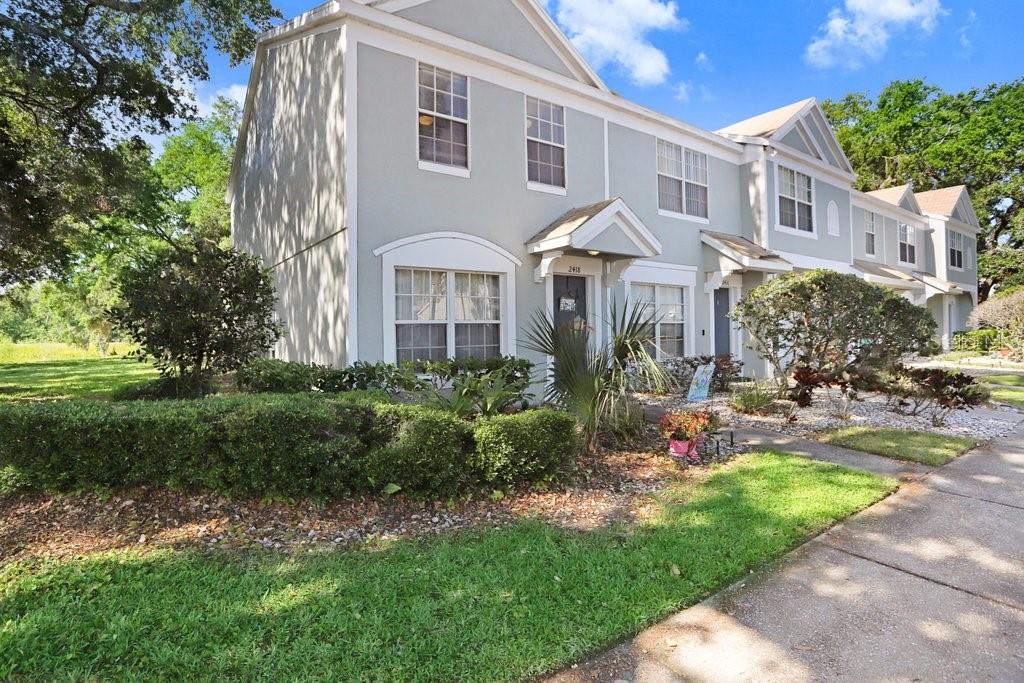 2418 LAKE WOODBERRY CIR