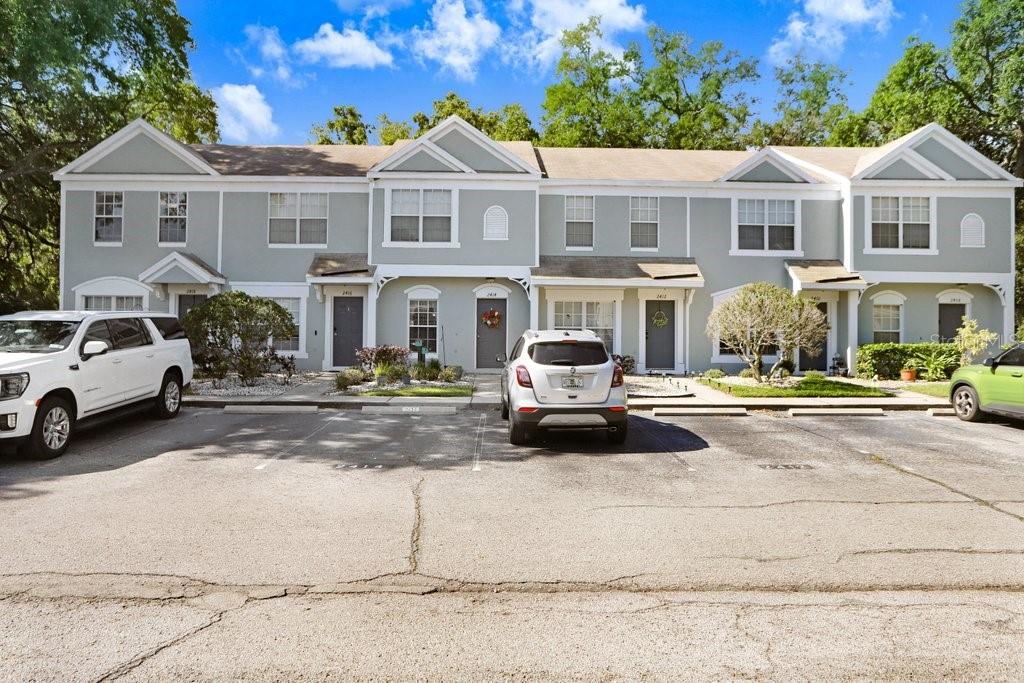 2418 LAKE WOODBERRY CIR