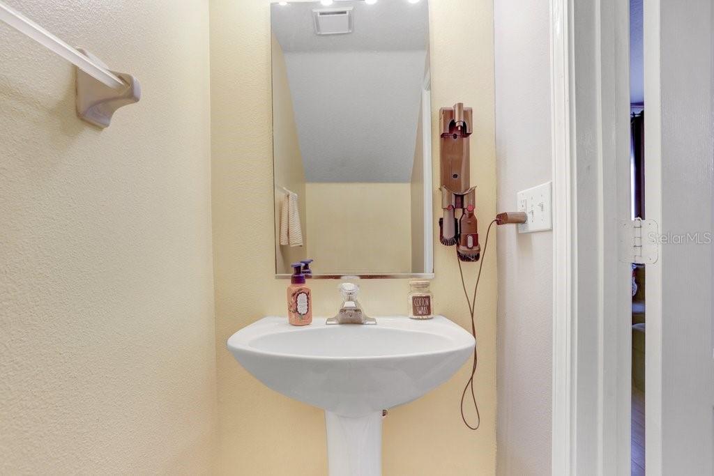 2418 LAKE WOODBERRY CIR