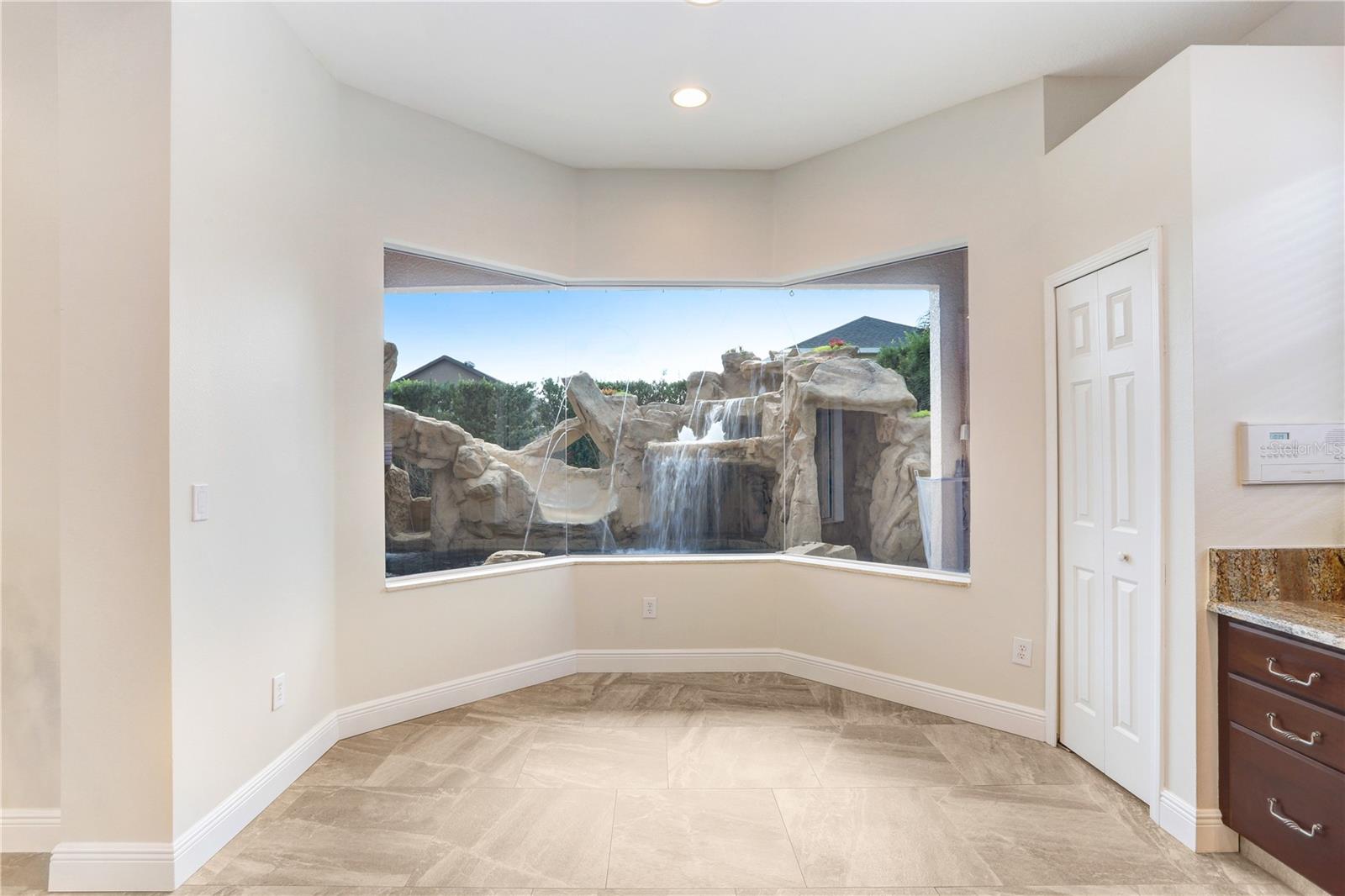 23325 ABERCORN LN