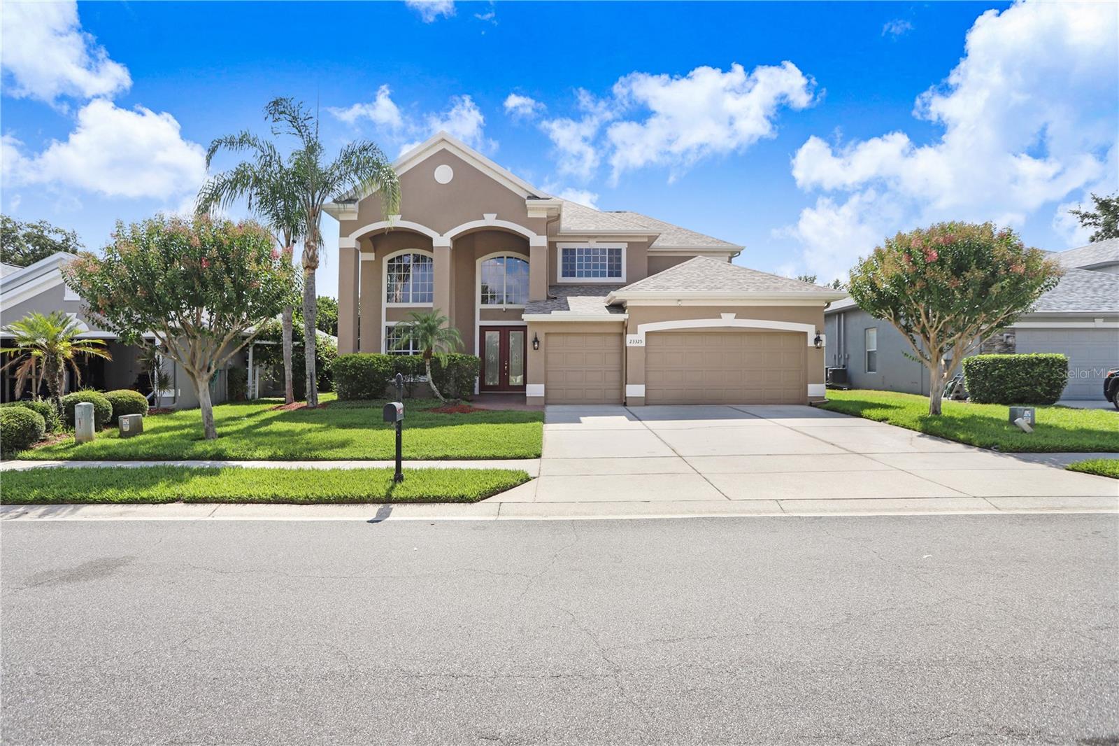 23325 ABERCORN LN