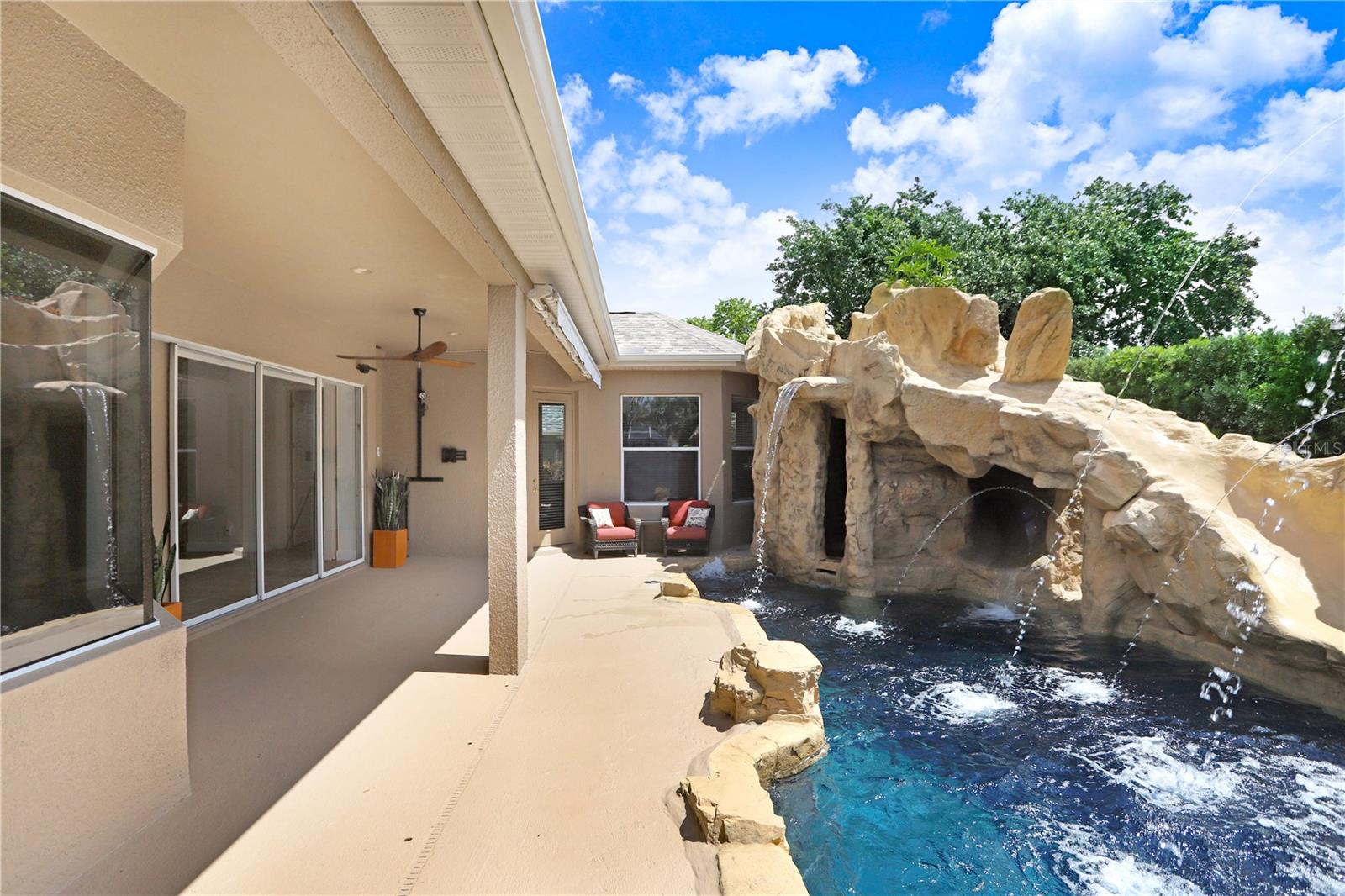 23325 ABERCORN LN