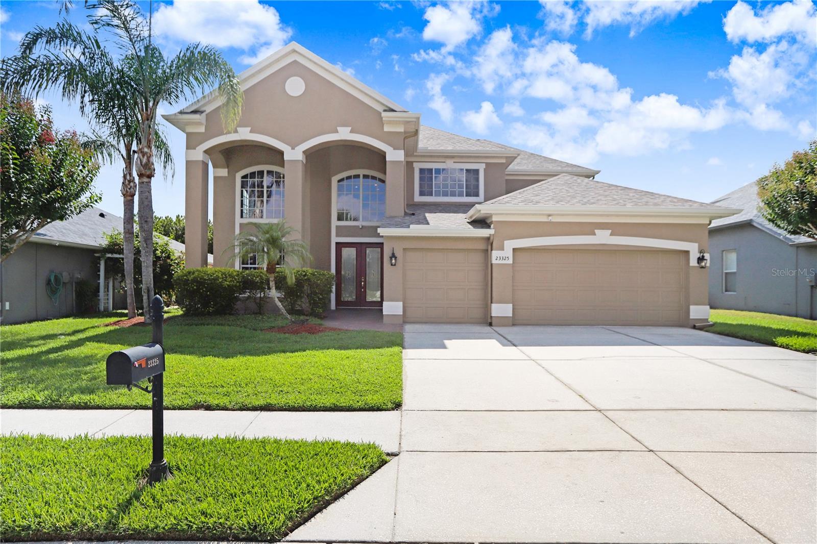 23325 ABERCORN LN