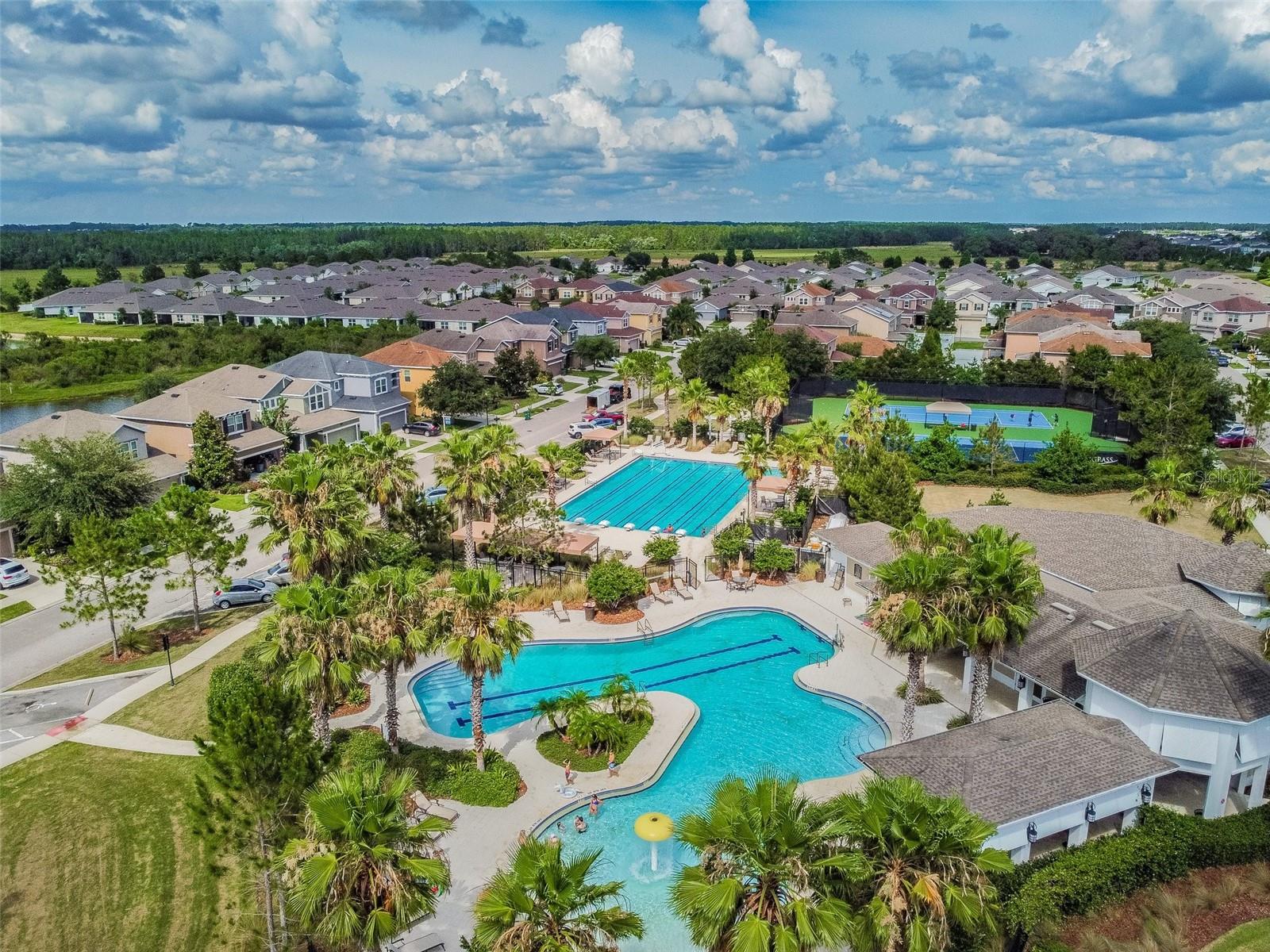 32015 SUMMERGLADE DR