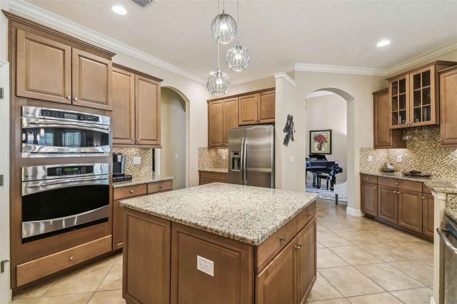 32015 SUMMERGLADE DR