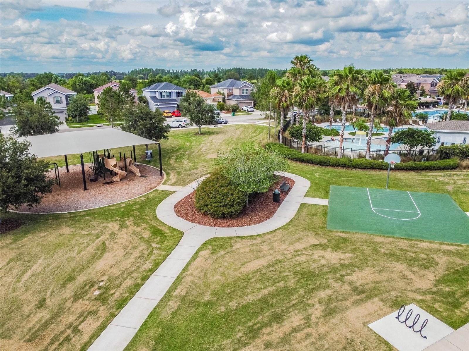 32015 SUMMERGLADE DR