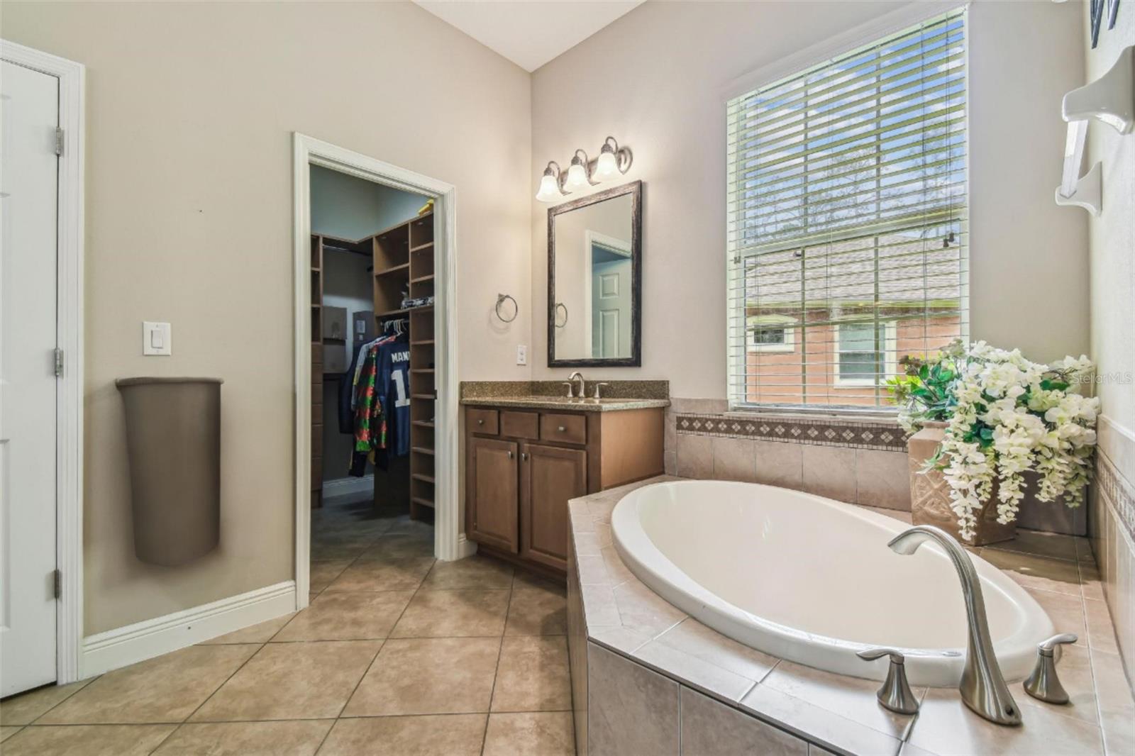 32015 SUMMERGLADE DR
