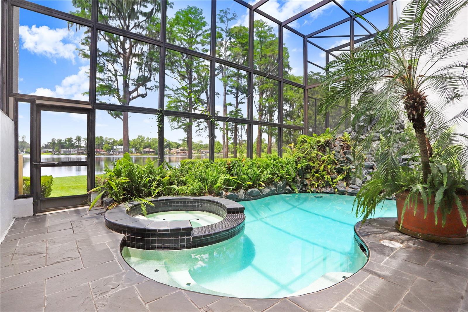 3145 LAKE ELLEN DR #3145