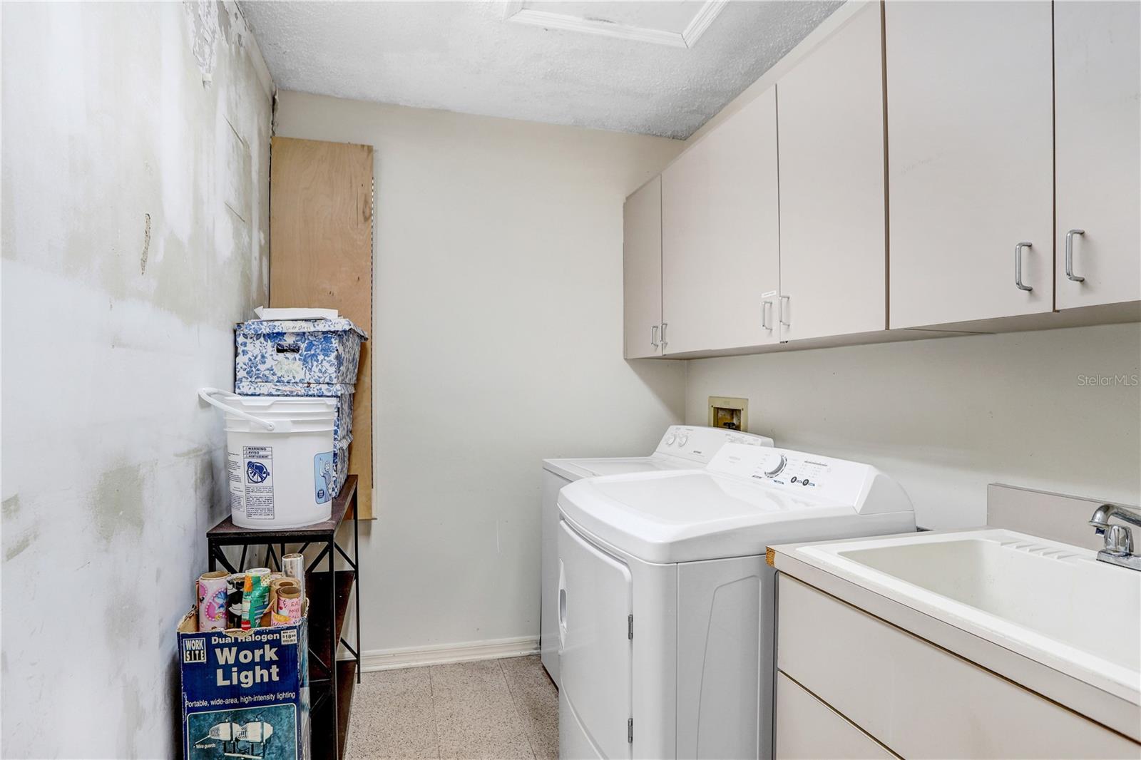 3145 LAKE ELLEN DR #3145