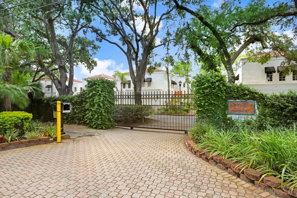 3145 LAKE ELLEN DR #3145