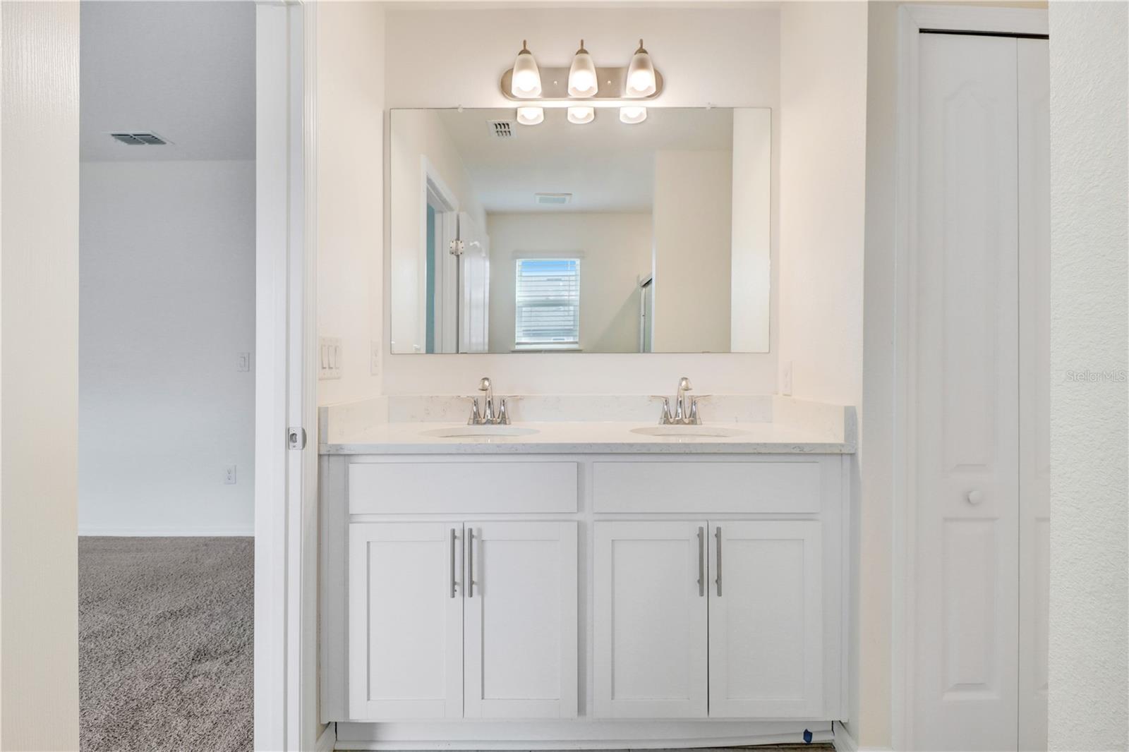 32103 POND APPLE BND