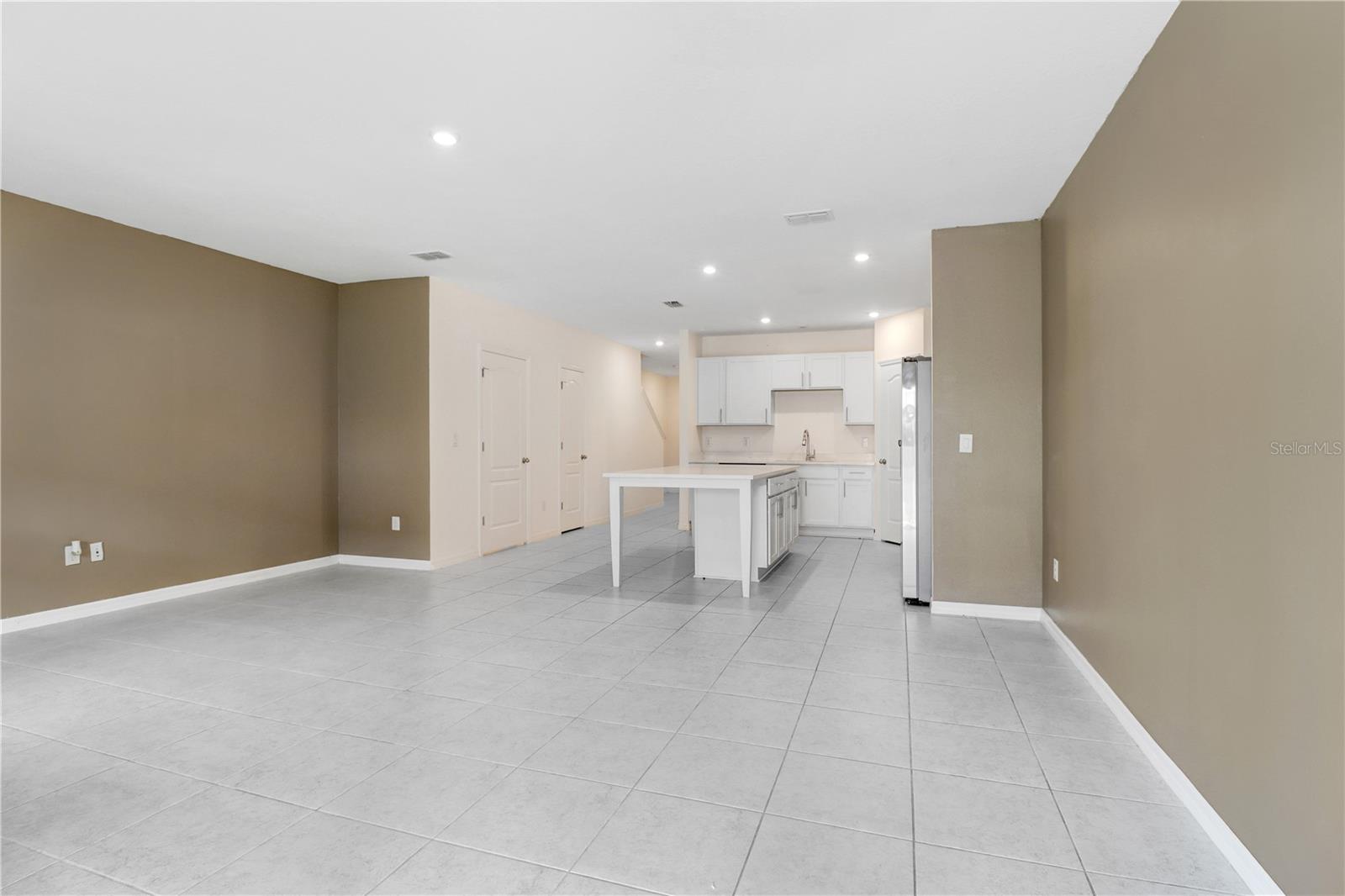 32103 POND APPLE BND