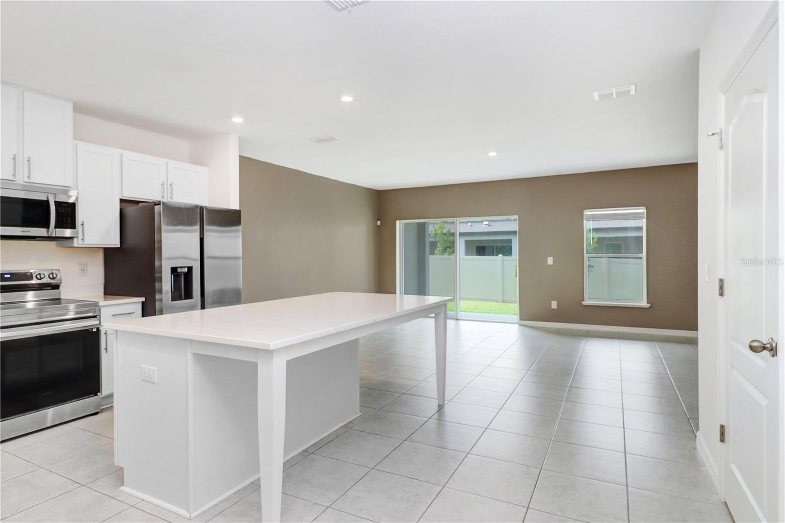 32103 POND APPLE BND