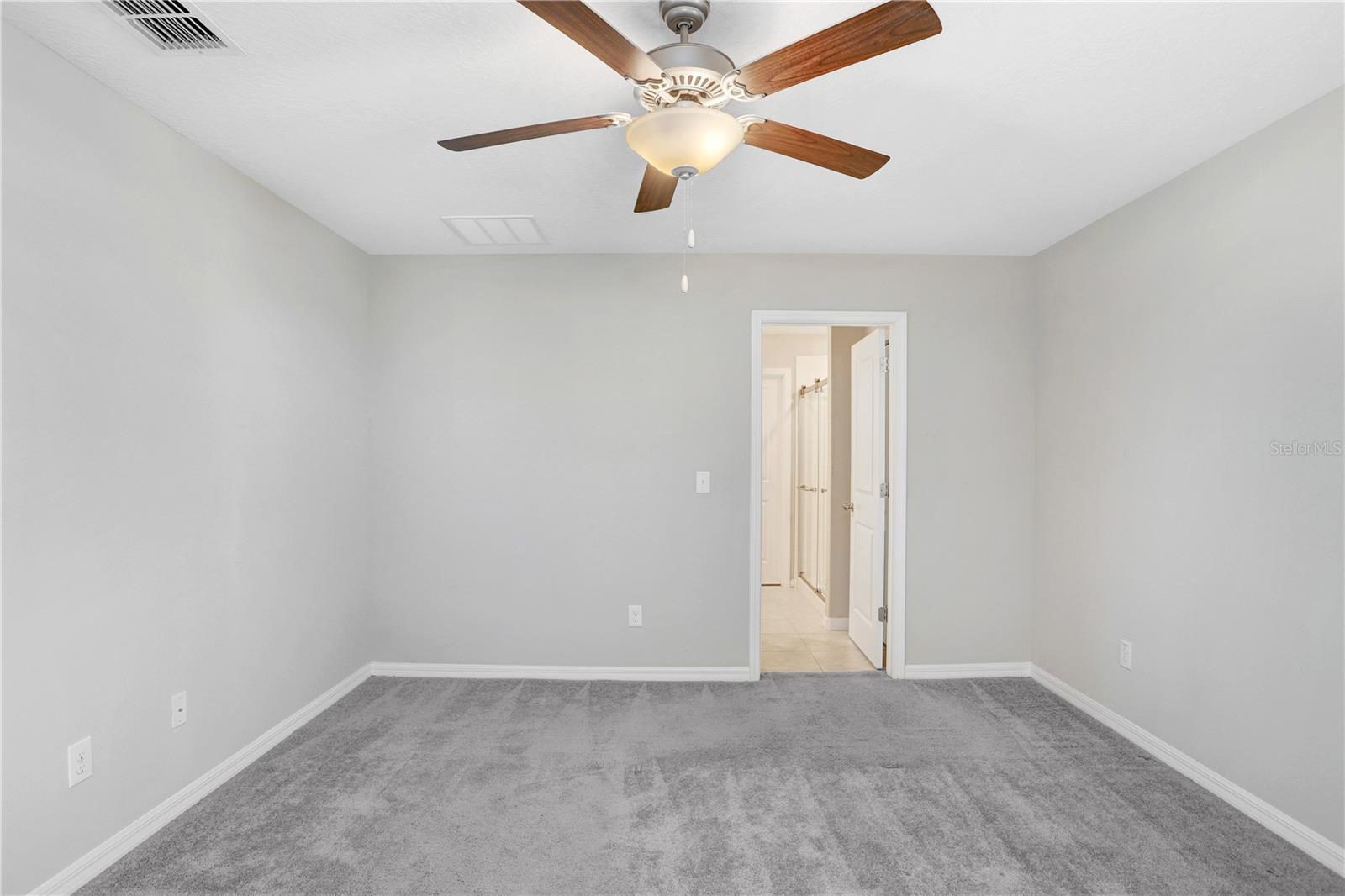 6211 SPRING CRAYFISH AVE