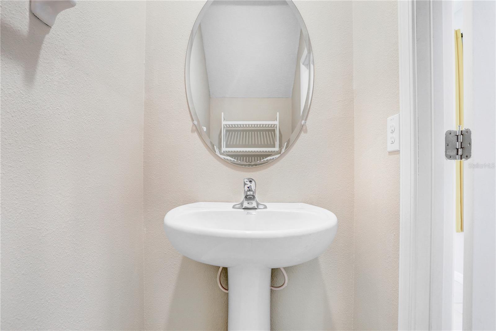 6211 SPRING CRAYFISH AVE